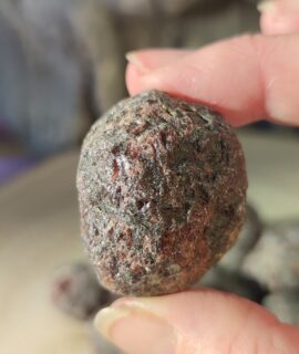Granate, Canto Rodado Semipulido